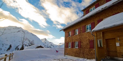 Pensionen - Garten - Vorarlberg - "Schwarzmann's Ferienwohnungen" im Winter - Schwarzmann's Ferienwohnungen