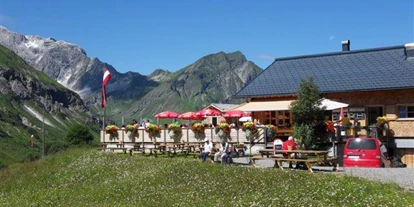 Pensionen - Garten - Vorarlberg - Haus Alpenblick