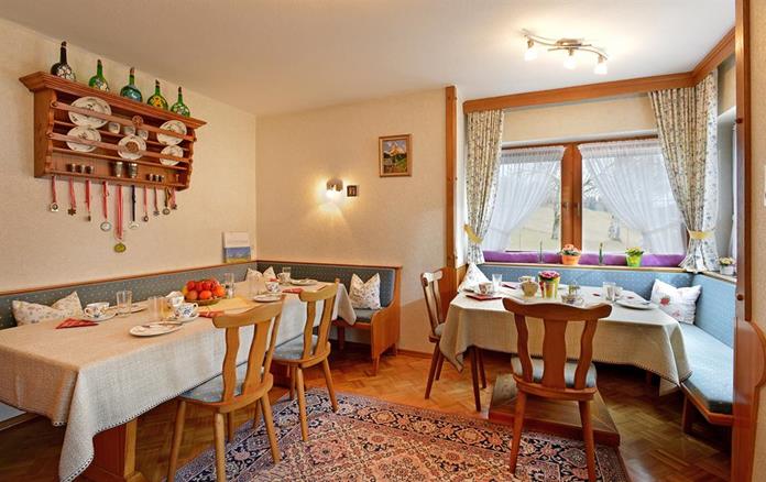 Frühstückspension: Gästehaus Pöll