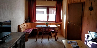 Pensionen - Balkon - Oberstdorf - Wohnraum Apartment 1 - Gästehaus Branders