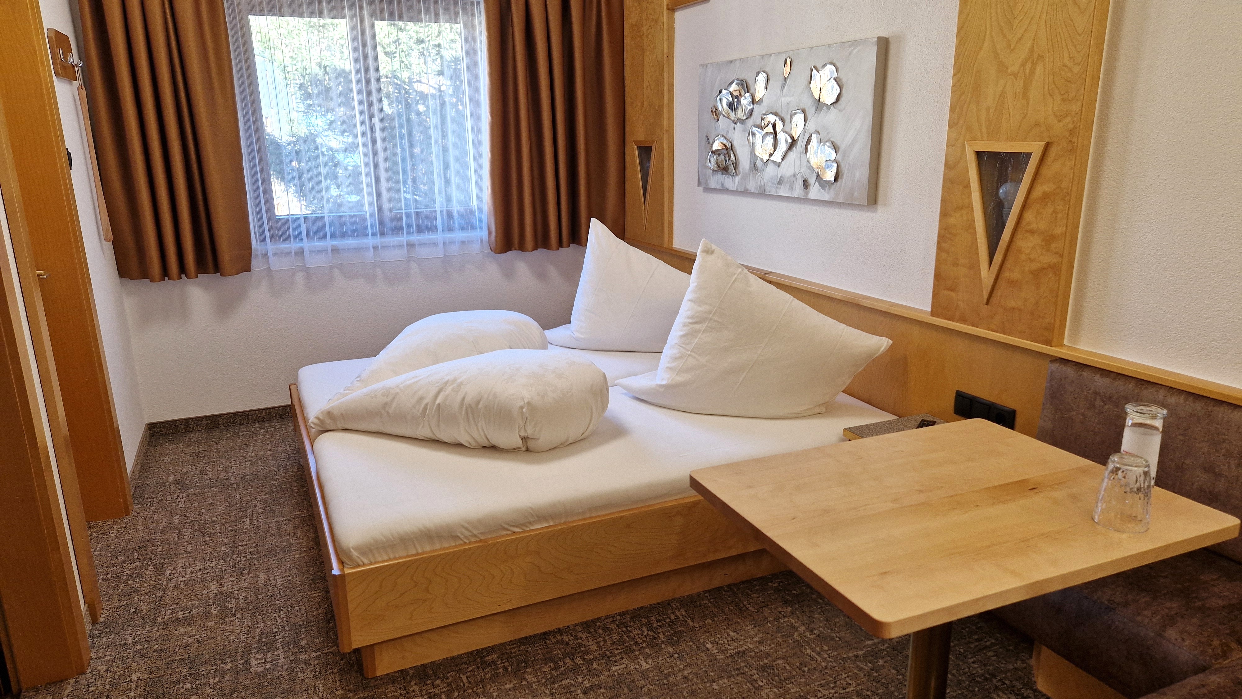 Frühstückspension: "2_Personen_Ferienwohnungen_Oetz_6"  - Haus Marita