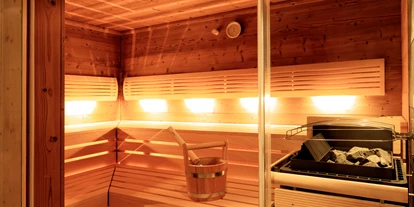 Pensionen - WLAN - Ötztal - Unser Jägerbad im Haupthaus verfügt über eine Tiroler Schwitzstube, ein Dampfbad, eine Infrarotkabine, ein Tepidarium und einen Ruheraum. - Hotel Jägerhof