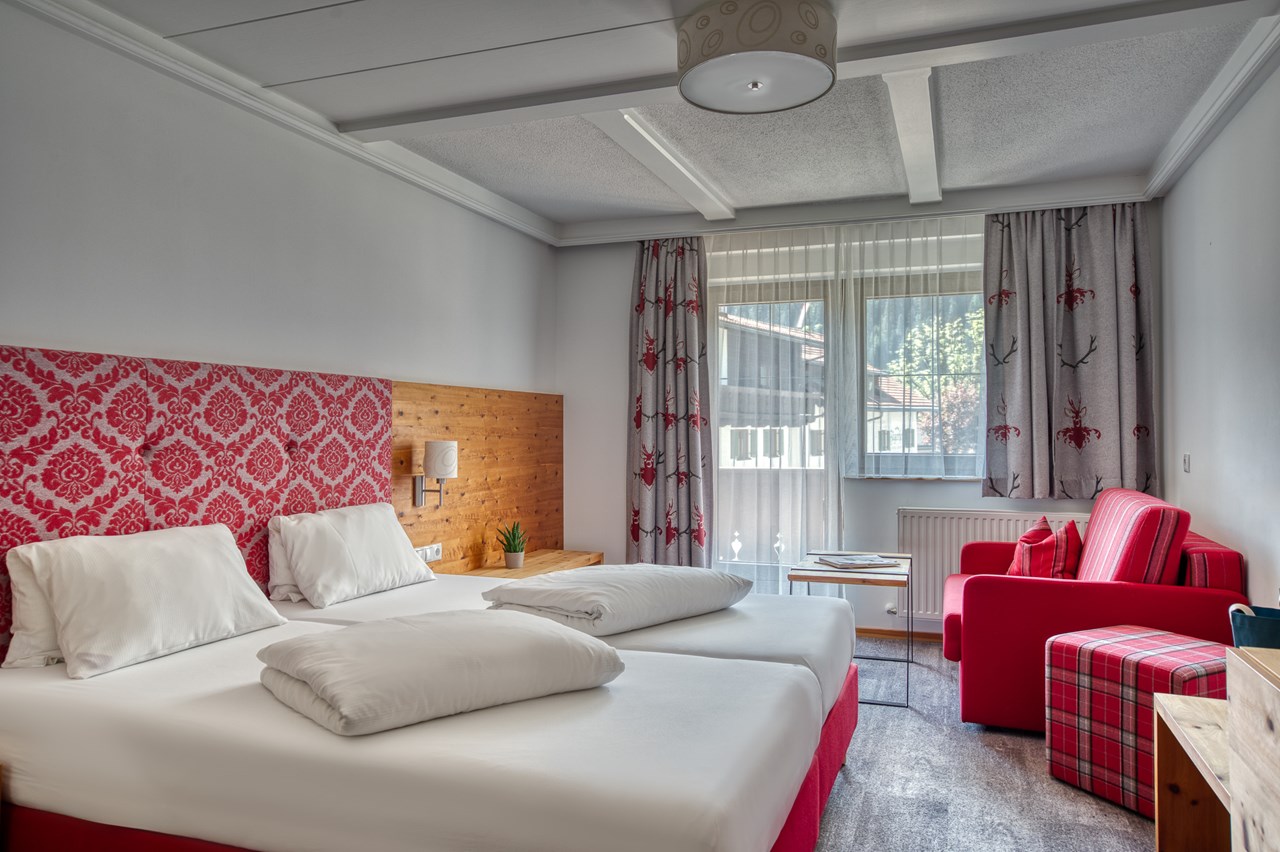 Hotel Jägerhof Zimmerkategorien Zirbenzimmer "Jägerhof"