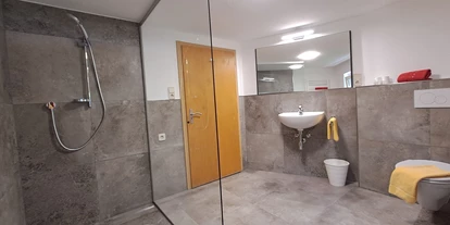 Pensionen - Serfaus - Badezimmer Apart Bergblick - Haus Tirol Appartements
