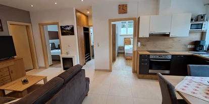 Pensionen - Serfaus - Küche - Wohnbereich Apart Tirol - Haus Tirol Appartements