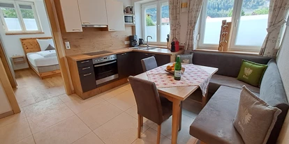 Pensionen - Serfaus - Küche - Essbereich Apart Tirol - Haus Tirol Appartements