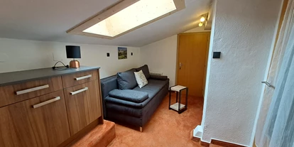 Pensionen - Serfaus - Durchgangszimmer Apart Bergblick mir Schlafcouch - Haus Tirol Appartements