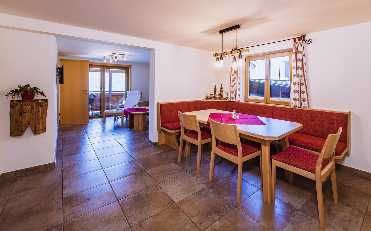 Panorama Hotel Guggenbichl Zimmerkategorien Appartement "Über den Dächern von Kaprun"