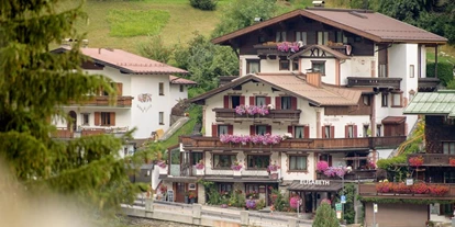 Pensionen - Parkplatz: kostenlos bei der Pension - St. Anton am Arlberg - Unser Haus - Pension Elisabeth