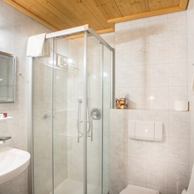 Frühstückspension: Neue Badezimmer mit Dusche/WC - Haus Veidlis