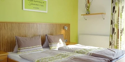 Pensionen - Parkplatz: kostenlos bei der Pension - Leogang - Familienzimmer"1" ....Schlafzimmer mit Balkon... - Haus Heidi