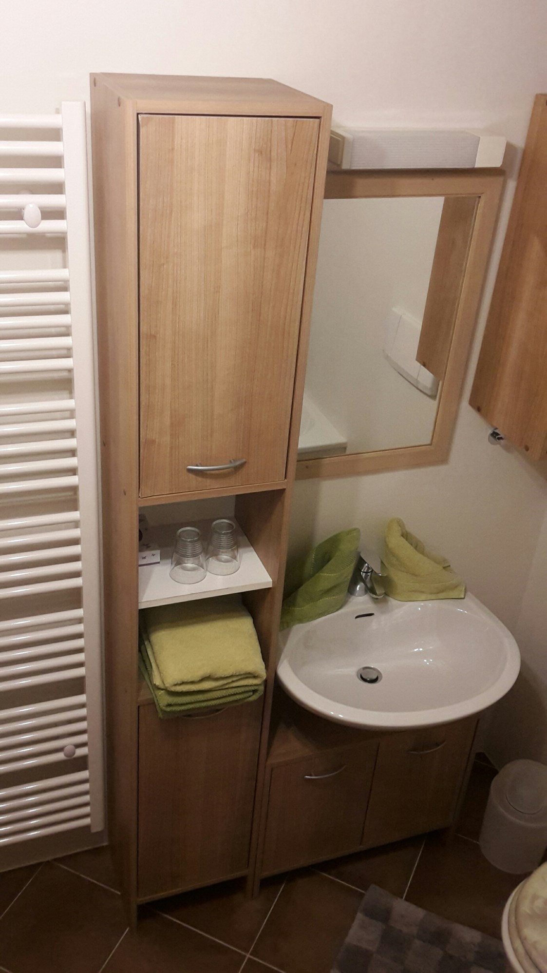 Frühstückspension: Familienzimmer "1"...Badezimmer mit WC + Badewanne... - Haus Heidi