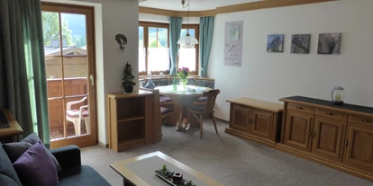 Pensionen - Parkplatz: kostenlos bei der Pension - Leogang - Appartement "1" mit Balkon und einem Schlafzimmer u. Wohnschlafraum - Haus Heidi