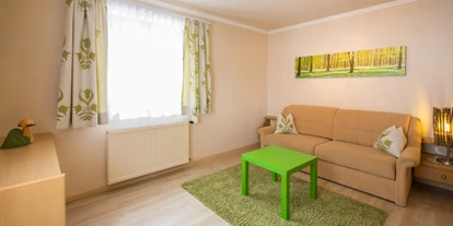 Pensionen - Serfaus - Wohnzimmer Ferienwohnung 7 - Pension Anna