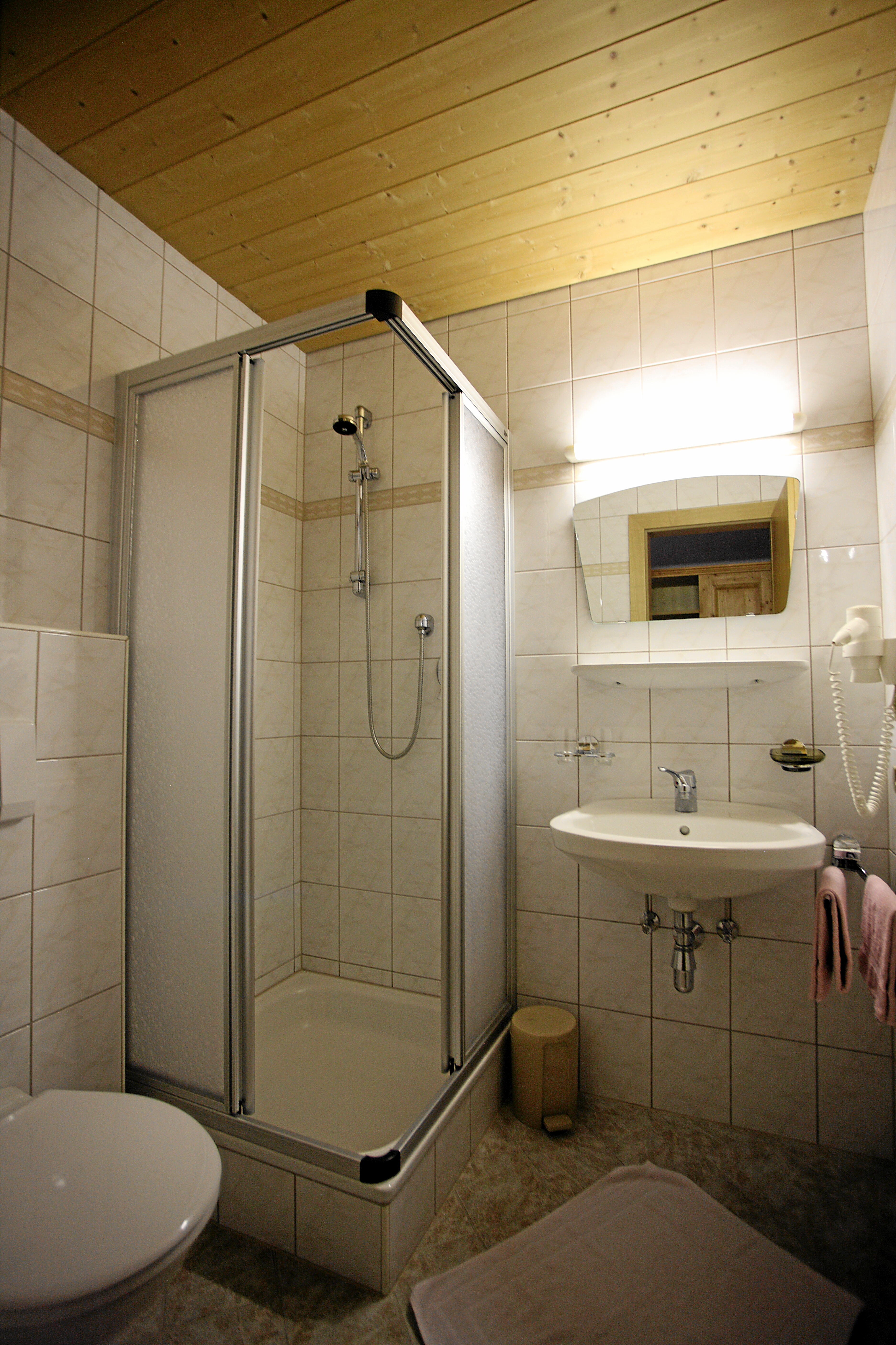 Pensionen - Balkon - Jerzens - Bad - Apart Gschwandthof