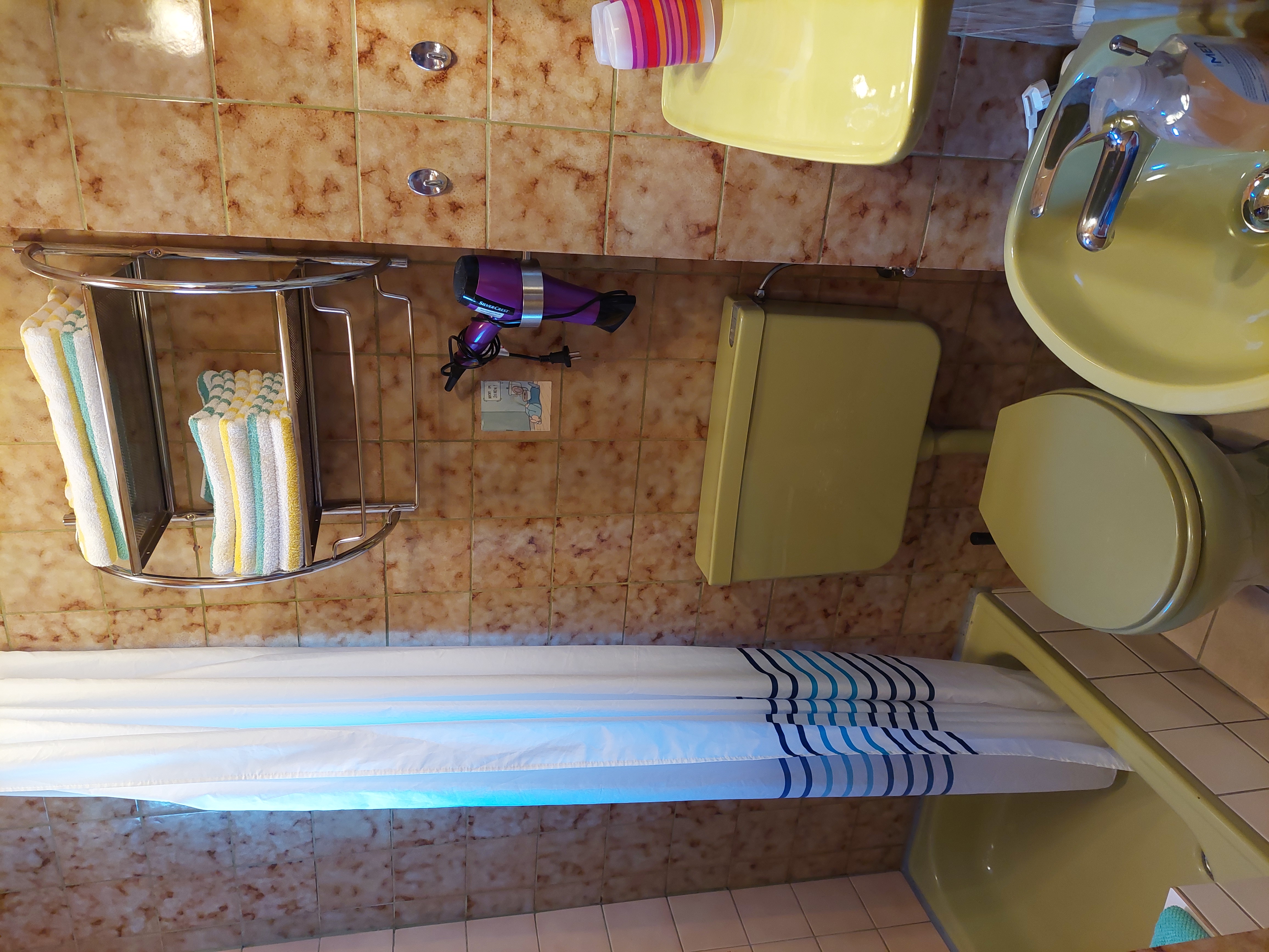 Frühstückspension: Kleines Bad - Ferienhaus Mariechen an der Nordseeküste