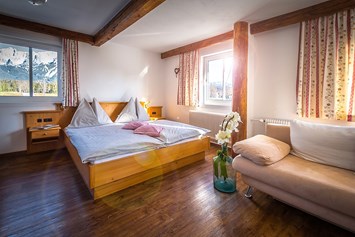 Frühstückspension: Doppelzimmer mit Blick zum Dachsteingebirge - Fürsterhof Ramsau