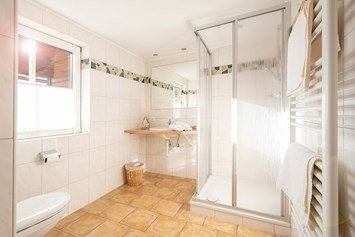 Frühstückspension: Badezimmer vom Doppelzimmer - Fürsterhof Ramsau