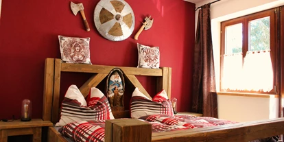 Pensionen - Restaurant - Schlafzimmer "Odins Reich"  - Tiefala´s Eck