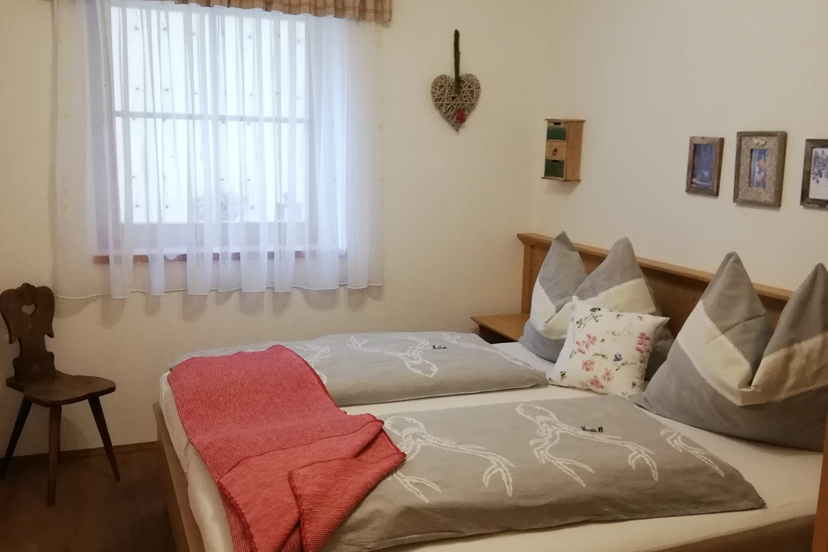 Frühstückspension: Eines von 2 Schlafzimmer des Apartments Rosskofel - Historischer Bauernhof Schabus