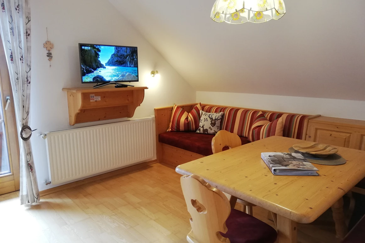 Frühstückspension: Apartment Sonnenblume - Historischer Bauernhof Schabus