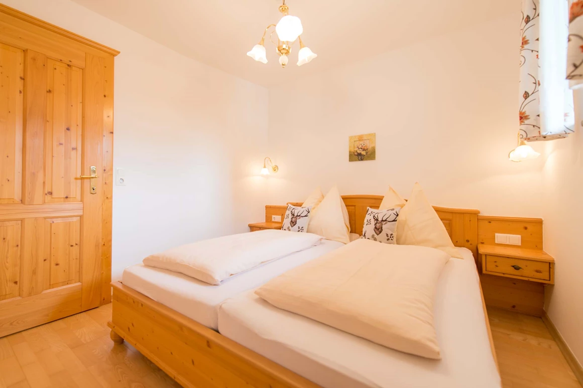 Frühstückspension: Zimmer des Apartments Sonnenblume - Historischer Bauernhof Schabus