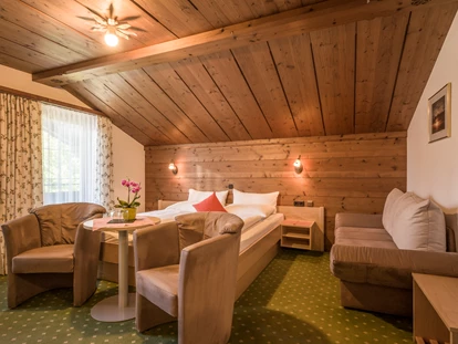 Pensionen - Kössen - Doppel- bzw. Dreibettzimmer - Zimmer & Appartements Pension Hinterholzer