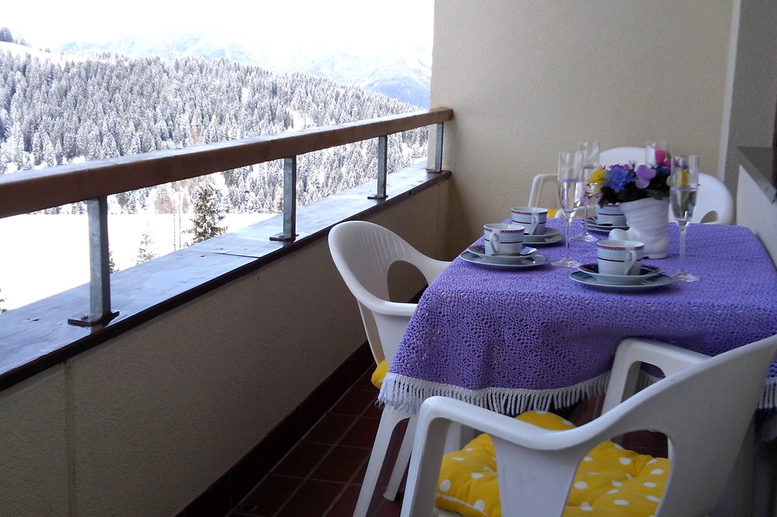 Frühstückspension: Balkon nach Westen - Appartement Sonja im Haus Carinthia am Nassfeld