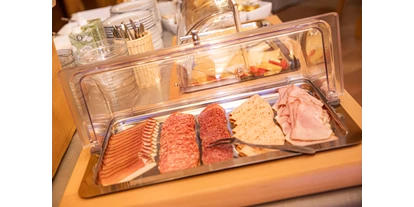 Pensionen - Parkplatz: kostenlos bei der Pension - Leogang - regionale Wurstspezalitäten - Gästehaus Fellner
