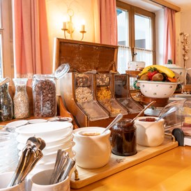 Frühstückspension: Frühstücksbuffet - die Unterbergerin in Gastein / Salzburg - Apartment, Ferienwohnung und Zimmer mit Frühstück & GRATIS Thermeineintritt