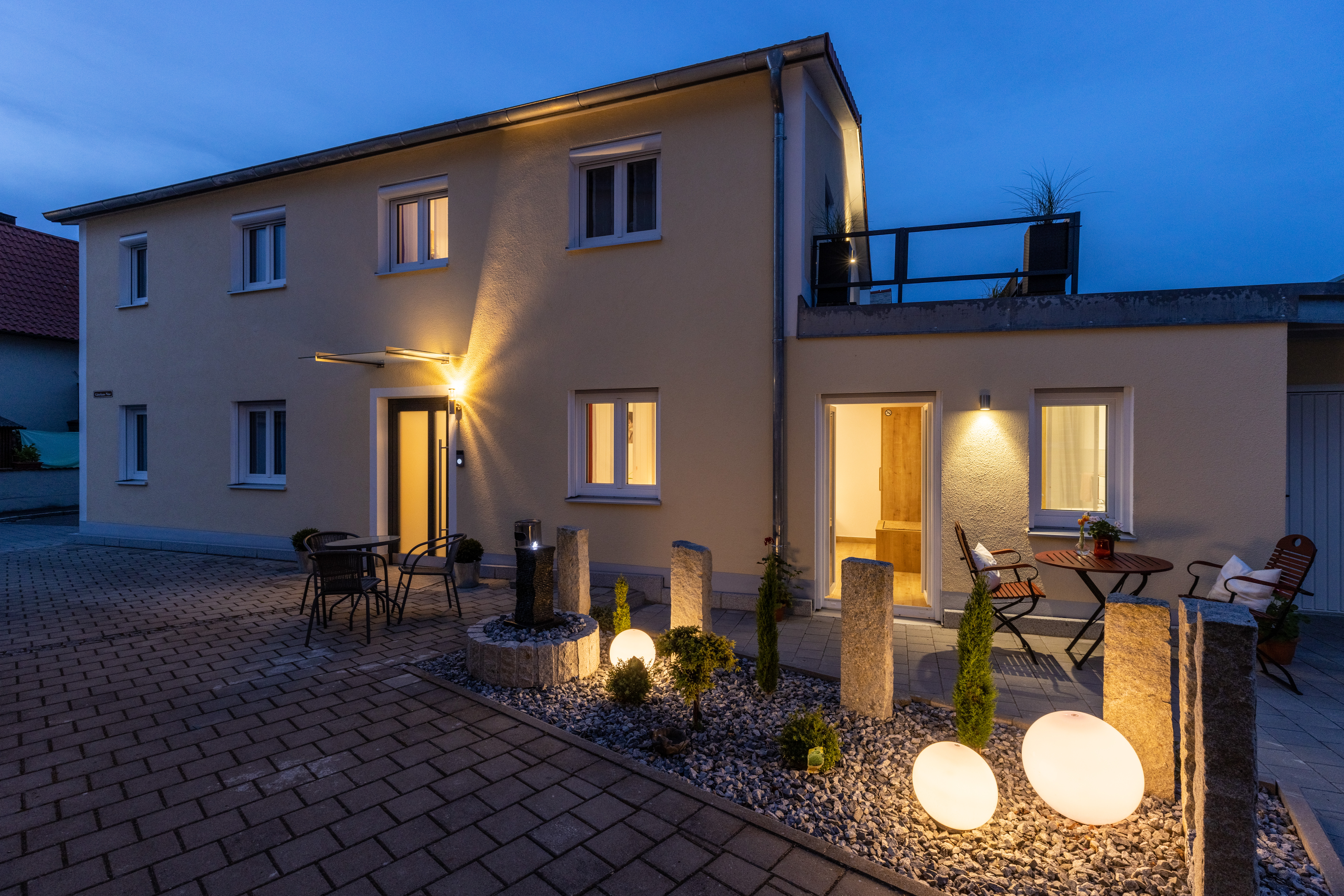 Frühstückspension: Gästehaus - Café & Pension Nine