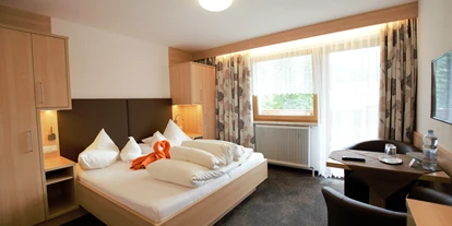 Pensionen - WLAN - Ötztal - Doppelzimmer mit Südbalkon
ca. 20m² - B&B Haus Rehwinkl
