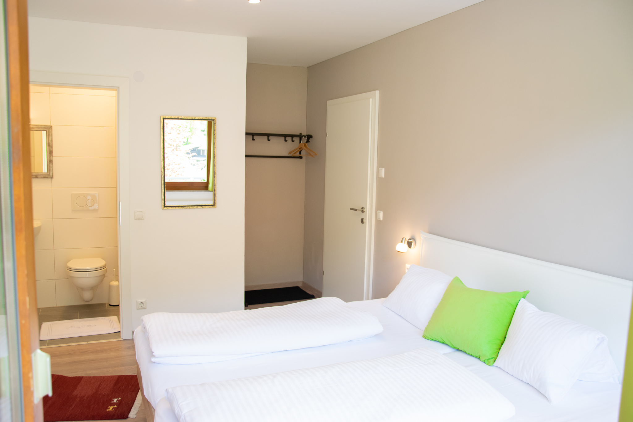 Frühstückspension: Schlafzimmer FEWO - Klamberghof Burgstaller ***