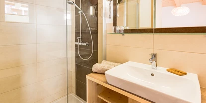 Pensionen - WLAN - Ötztal - Penthouse Schneerose Badezimmer - Pension Edmund
