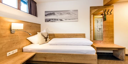 Pensionen - Parkplatz: kostenlos bei der Pension - St. Anton am Arlberg - Landhaus Moosbrugger