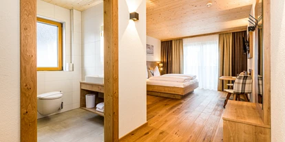 Pensionen - Parkplatz: kostenlos bei der Pension - St. Anton am Arlberg - Landhaus Moosbrugger