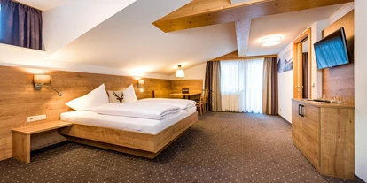 Pensionen - Parkplatz: kostenlos bei der Pension - St. Anton am Arlberg - Landhaus Moosbrugger