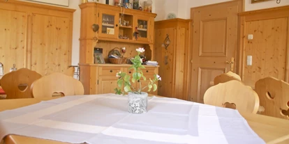 Pensionen - Parkplatz: kostenlos bei der Pension - Osttirol - PENSION FORELLENHOF GASTSTUBE - Pension Forellenhof