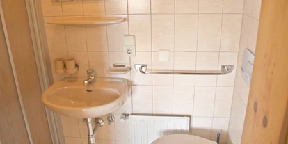 Pensionen - Parkplatz: kostenlos bei der Pension - Osttirol - PENSION FORELLENHOF KOMFORTZIMMER DUSCHE & WC - Pension Forellenhof