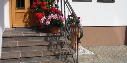 Pensionen - Balkon - Innsbruck - Eingang - Gästehaus Rastkogel