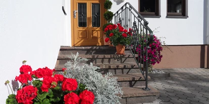 Pensionen - Balkon - Innsbruck - Eingang - Gästehaus Rastkogel