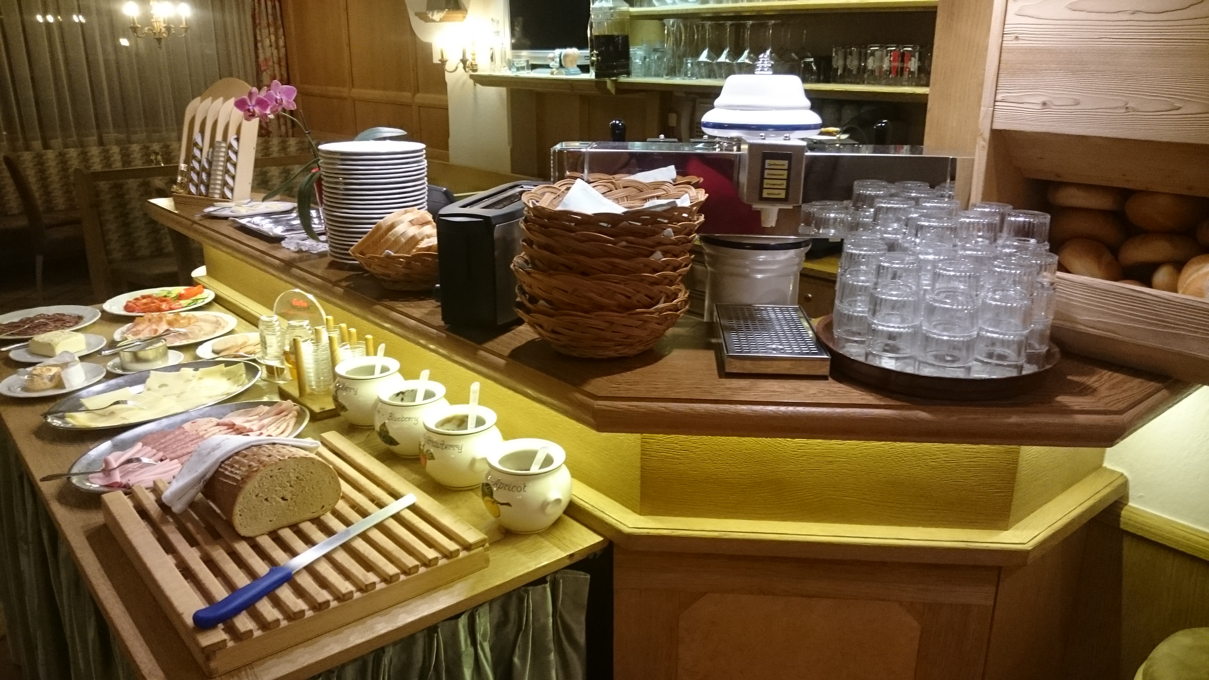 Frühstückspension: Frühstücksbüfett - Pension Rosengarten