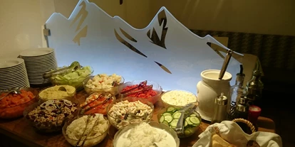 Pensionen - Balkon - Innsbruck - Salatbüfett - Pension Rosengarten