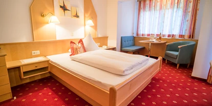 Pensionen - Balkon - Innsbruck - Einzelzimmer Waldblick - Frühstückspension Haus Markus