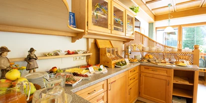 Pensionen - Balkon - Innsbruck - Frühstückbuffet - Frühstückspension Haus Markus