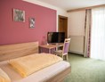 Frühstückspension: Einbettzimmer mit Dusche, Wc, Telefon,TV, kostenloses W-lan und Südbalkon - Pension Gstrein