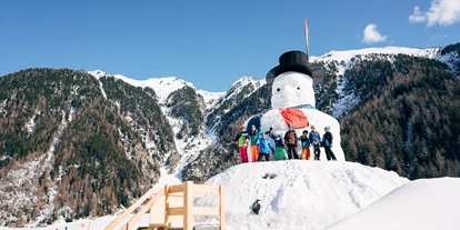 Pensionen - WLAN - Ötztal - 11m hoher Schneemann Niederthai Ötztal der Veitenhof Langlaufparadies - Bio & Reiterhof der Veitenhof