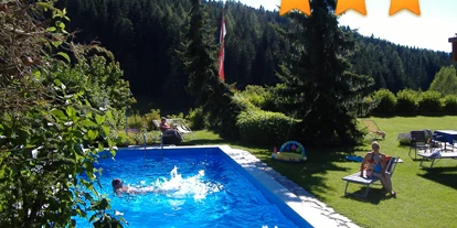 Pensionen - Parkplatz: kostenlos bei der Pension - Hallstatt - Pool mit Sonnenterasse - Frühstückspension Gästehaus Elisabeth