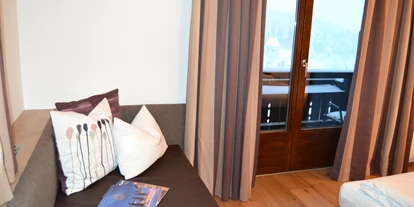 Pensionen - Parkplatz: kostenlos bei der Pension - Hallstatt - Familienzimmer mit 2 getrennten Schlafzimmern, Dusche/WC, Sat-TV und W-LAN - Frühstückspension Gästehaus Elisabeth