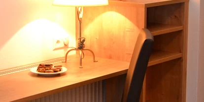 Pensionen - Parkplatz: kostenlos bei der Pension - Hallstatt - Doppelzimmer mit Dusche/WC, Sat-TV und W-LAN - Frühstückspension Gästehaus Elisabeth